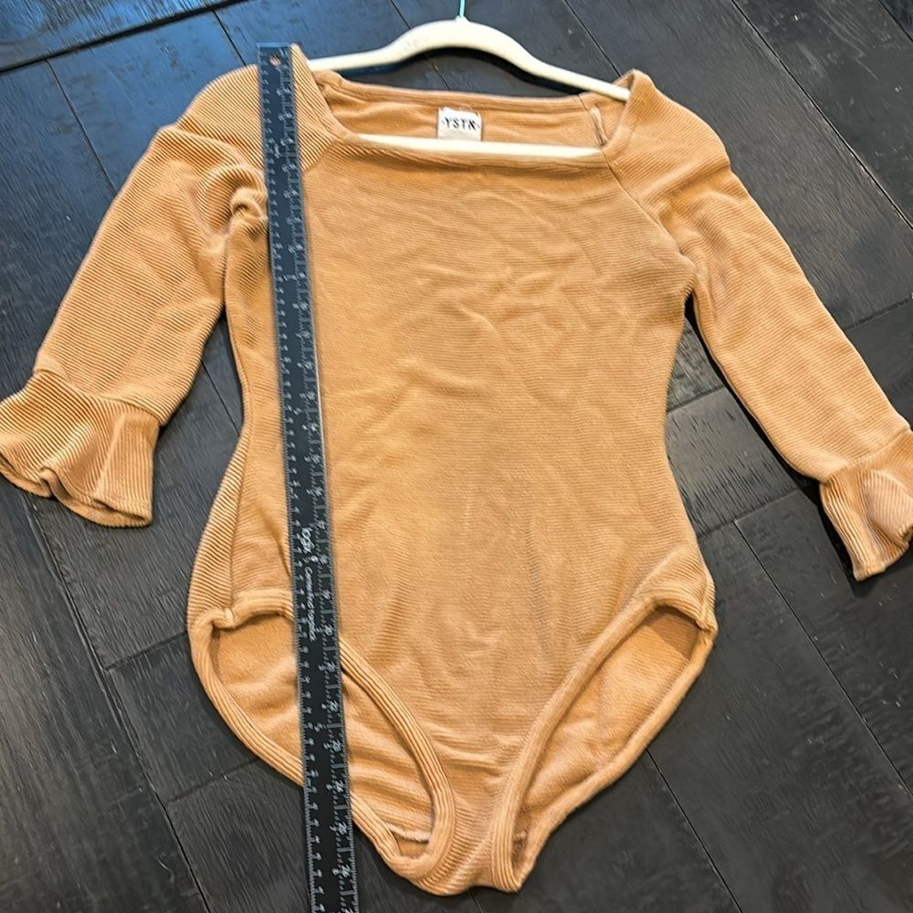 YSTR Reformation Ribbed Pull On Stretch Ruffle Sleeve Bodysuit Medium​​​​ - Picture 7 of 9